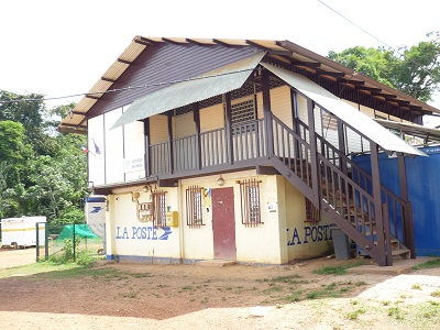 Le bureau de poste d'Apatou